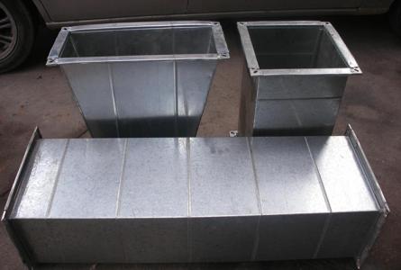 重慶矩形風(fēng)管加工現(xiàn)場