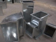 重慶共板法蘭風管加工現(xiàn)場